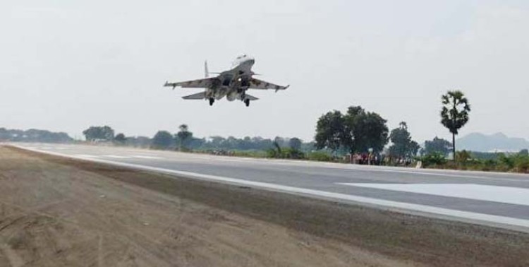 air force emergency landing on national highway (file photo)
