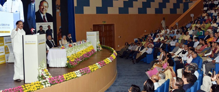 venkaiah naidu giving dr. late rajaram jaipuria memorial lecture