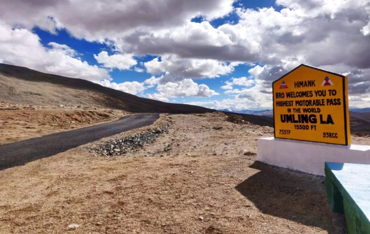 world's highest motorable road at umlingla pass in eastern ladakh