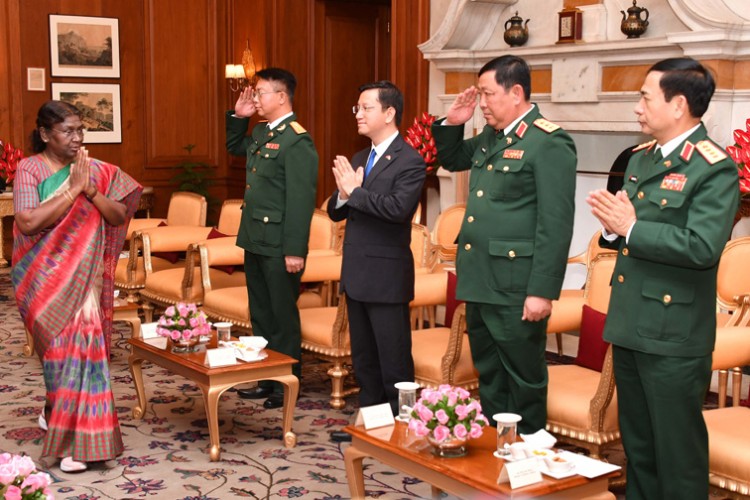 vietnamese defense minister meets president draupadi murmu