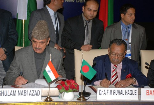 health minister ghulam nabi azad and bangladesh, dr afm ruhal haque signing an mou on health