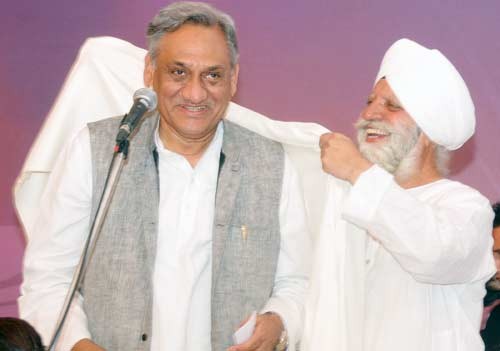 vijay bahuguna and nirankari baba