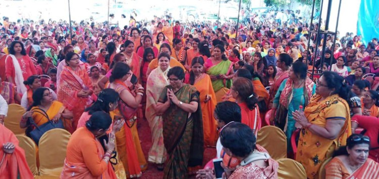 vijay sankalp sammelan of bjp mahila morcha in lucknow