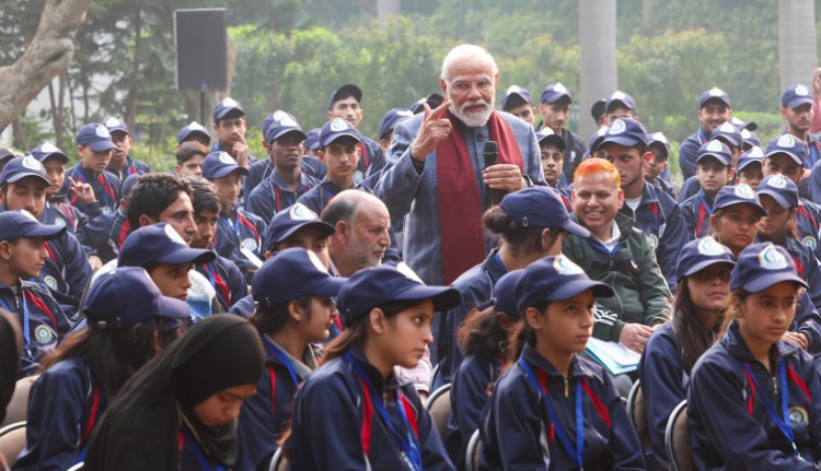 prime minister narendra modi meets students of jammu and kashmir