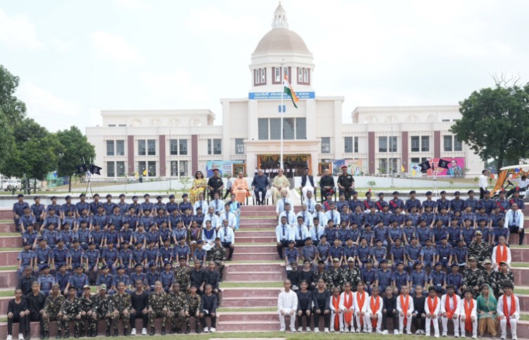 vice president inaugurates new sainik school in gorakhpur