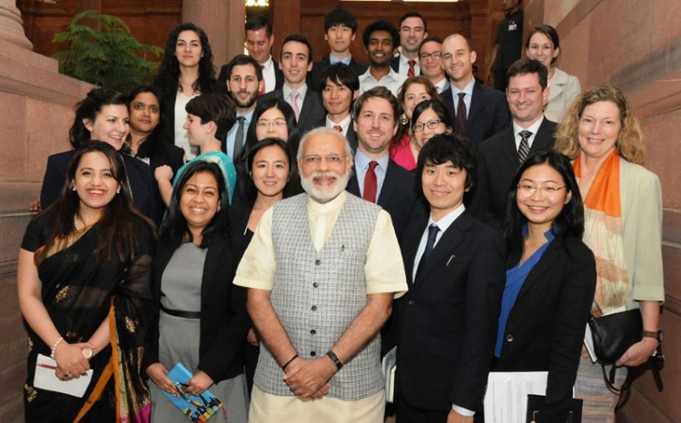 pm narendra modi and student's