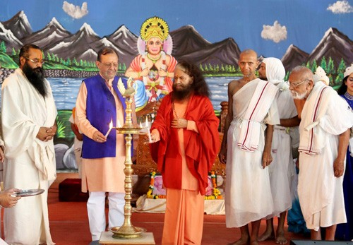 parmarth niketan celebrated maan ganga ka avarataran divas