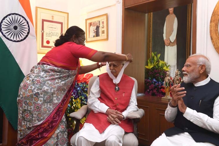 lal krishna advani honored with bharat ratna