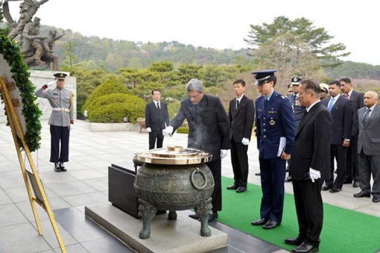 defense minister parrikar arrives in south korea