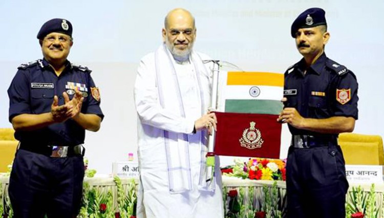 home minister honored the mountaineers of ndrf