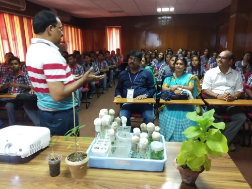 students saw various stages of tissue culture of plants