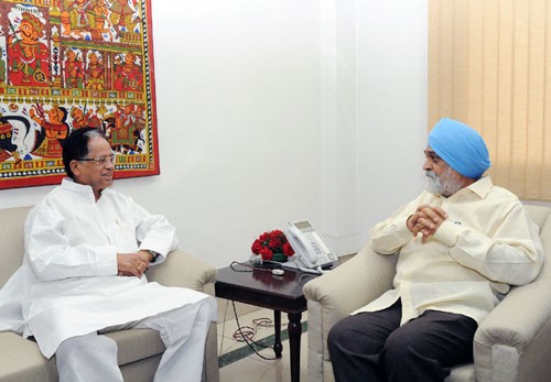 tarun gogoi and montek singh ahluwalia