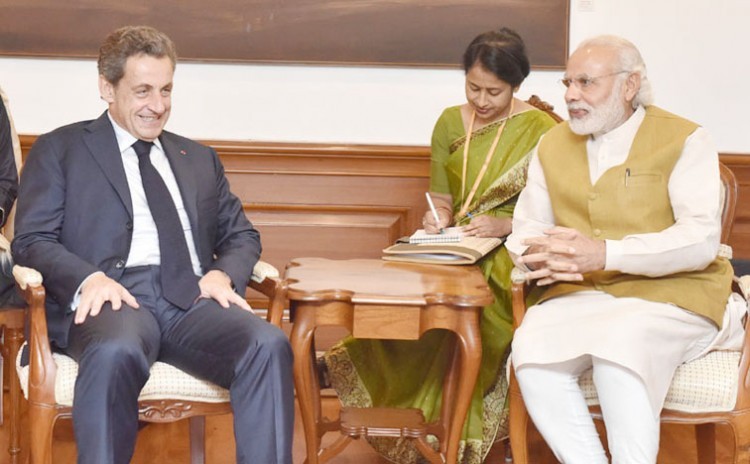 nicolas sarkozy meet pm narendra modi