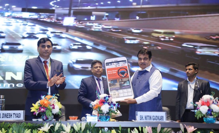 nitin gadkari launching a road safety app an initiative of icat nugen with ngo drive smart drive safe