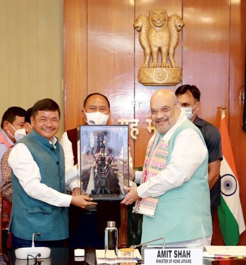 historic karbi anglong agreement in the presence of home minister