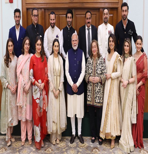 kapoor family is proud of pm narendra modi