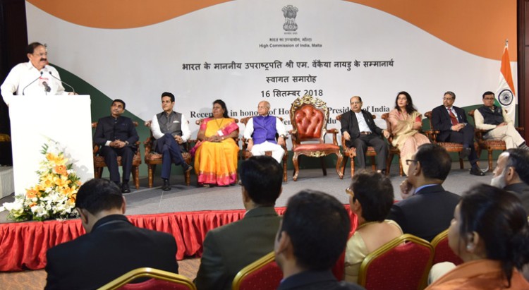 venkaiah naidu addressing the indian community reception