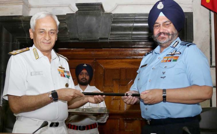 dhanoa received baton from navy chief admiral sunil lamba