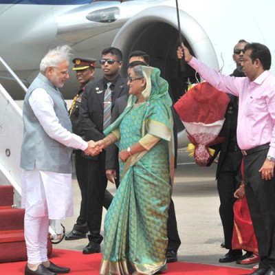 sheikh hasina welcomes modi's visit to dhaka airport