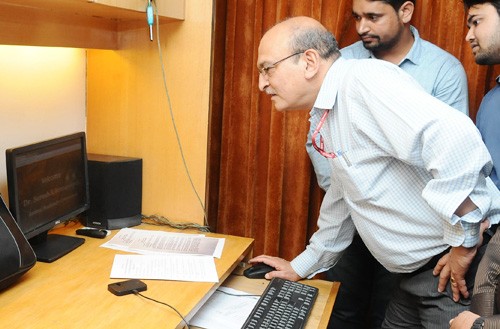 tarun sridhar launching the website of veterinary federation