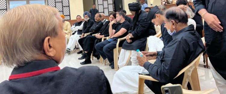 black exploits of congress in black clothes!