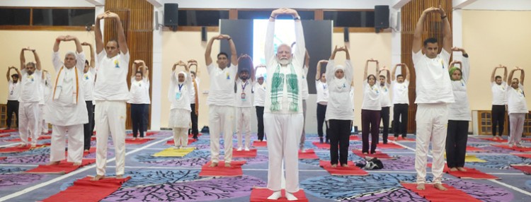 pm's yoga day in jammu and kashmir