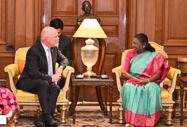 pm of new zealand meets the president