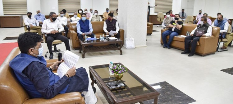 piyush goyal holds wide consultations with stakeholders