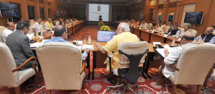 pm narendra modi chairing the niti aayog meeting