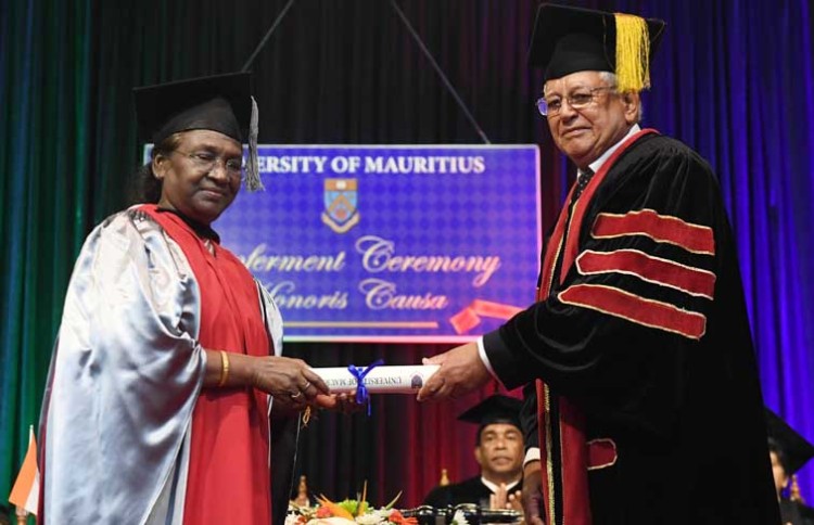 president draupadi murmu honored with honorary degree from mauritius university