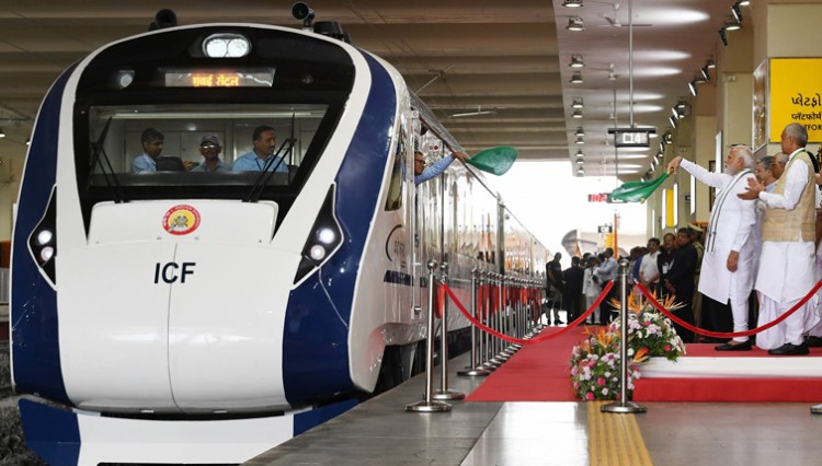 vande bharat express started between gandhinagar and mumbai