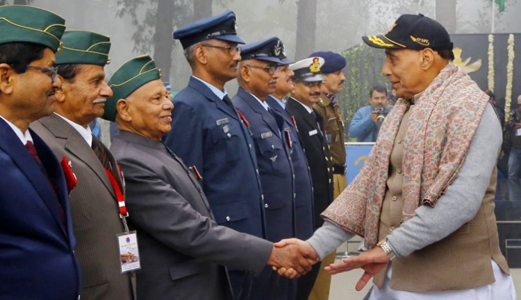 defense minister rajnath singh meeting ex soldiers