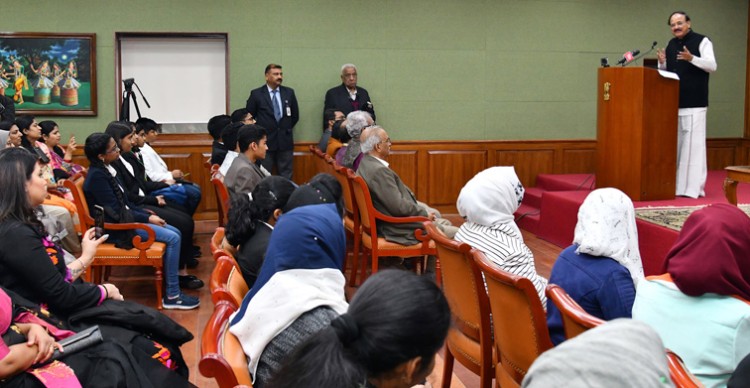 vice president addressing the migrant students of gulf countries