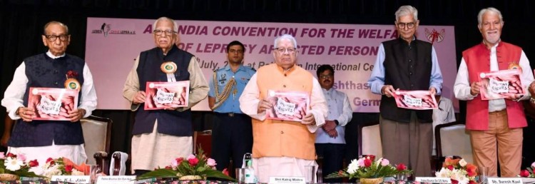 release of 'manavadhikar' magazine in the national convention of leprosy victims