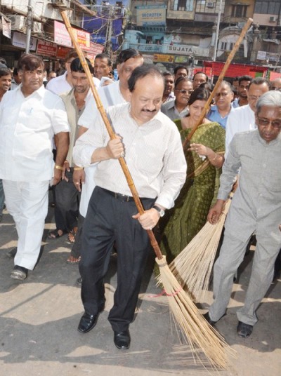 clean india of old delhi merchants