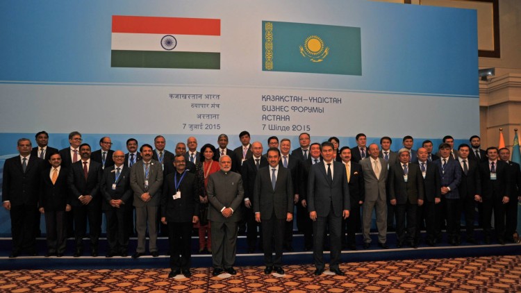 pm narendra modi with the ceos and business leaders