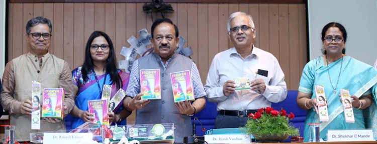 dr. harsh vardhan at a press conference on green crackers