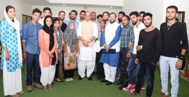 j & k students, home minister rajnath singh and hrd minister prakash javadekar