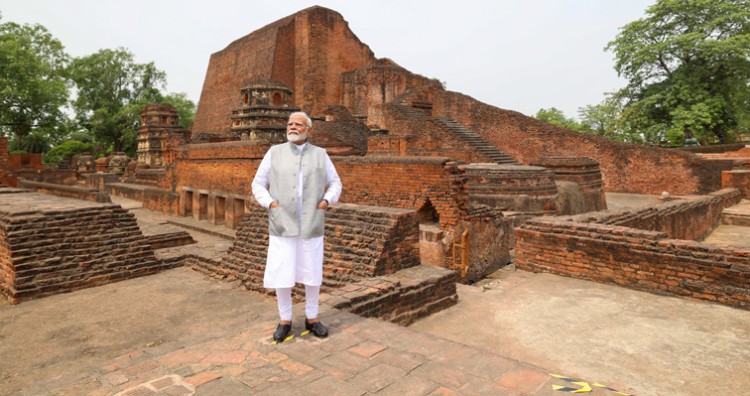 modi got lost in the past after seeing the ruins of nalanda!