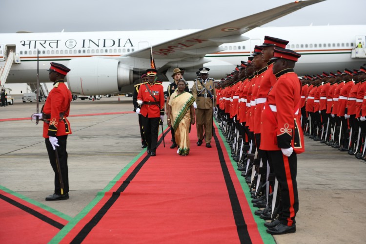 president receives a warm welcome in malawi