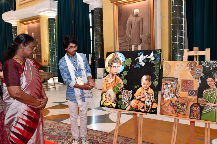 exhibition of tribal artists at rashtrapati bhavan