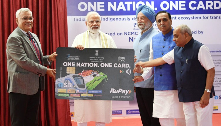 narendra modi launching the one nation, one card for transport mobility