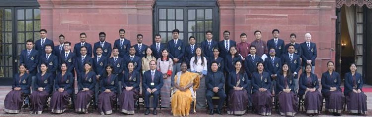 president draupadi murmu meets irs trainee officers