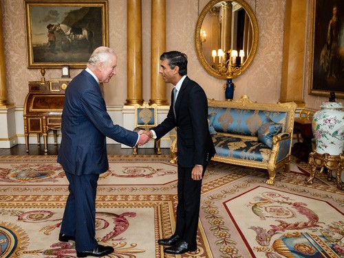 rishi sunak meets king charles