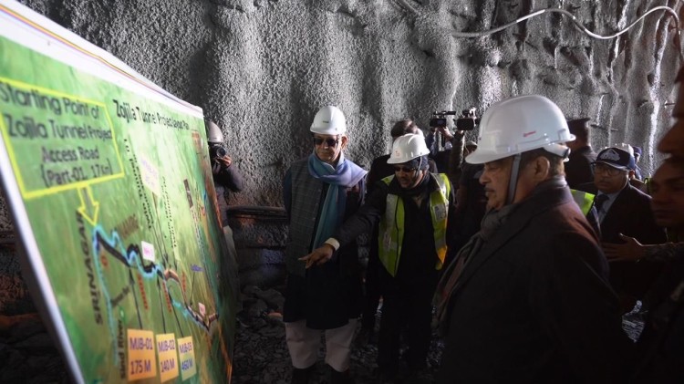 highway minister inspected the important project under construction