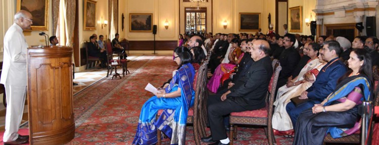 ramnath kovind addressing the state civil service officers promoted to the ias