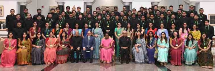 ias groups posted in central ministries met the president