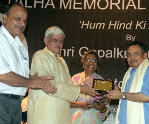 gopalakrishna gandhi honored journalist vinod dua and harish khare