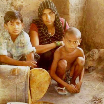 इंदू सिंह और उसके बच्चे-indu singh and her children's