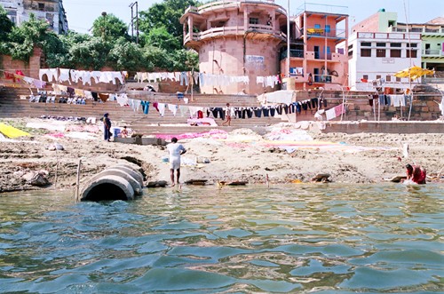 प्रदूषित गंगा-polluted ganges